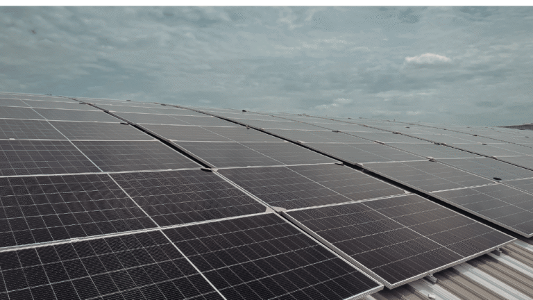 মেঘলা বা বর্ষার দিনে সোলার সিস্টেম কি কাজ করে