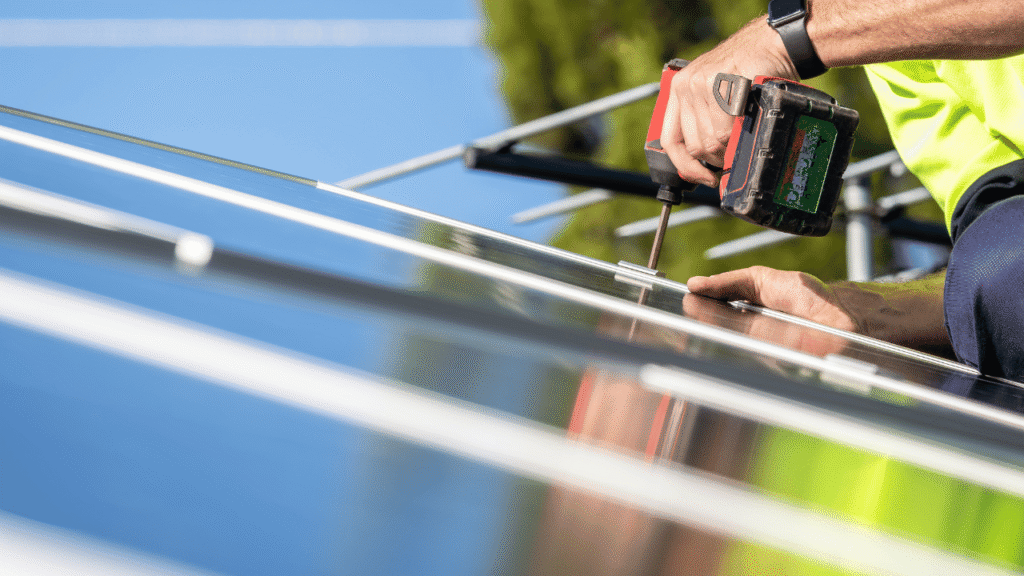 soldering iron সোল্ডারিং ও সংযোগ: সৌর প্যানেল সেটআপ